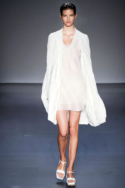 Look 4